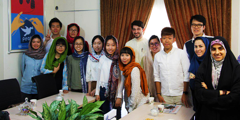 Students from Hong Kong visit Foundation office