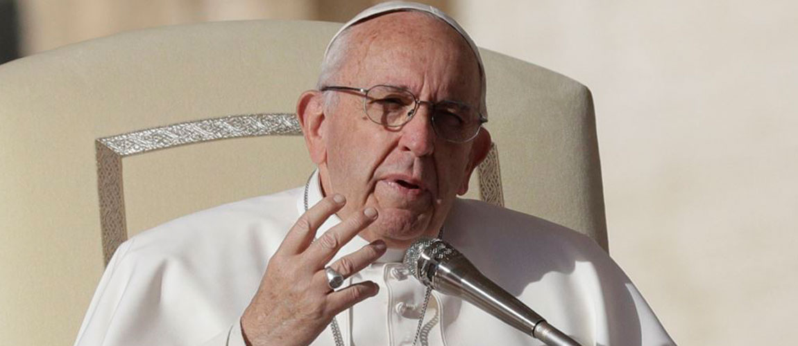Pope Francis urges all to consider Intl. issue of refugees